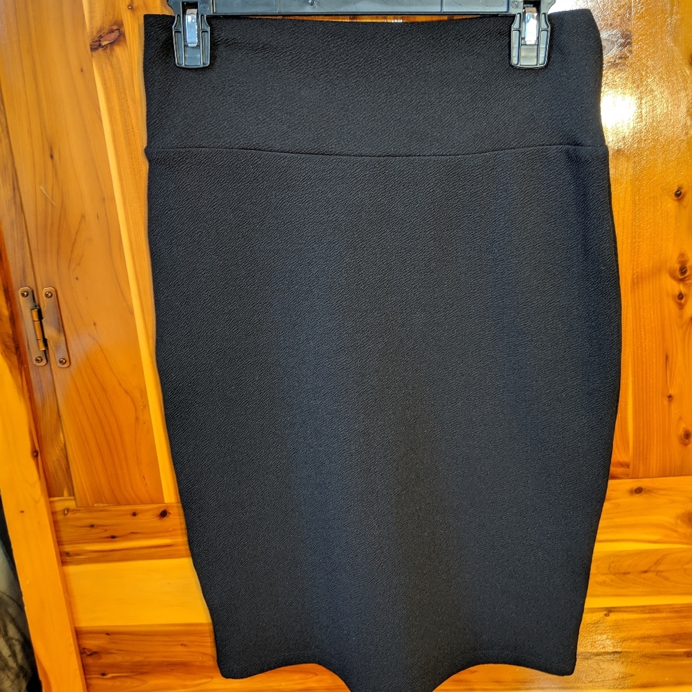 Lularoe Solid Black Cassie